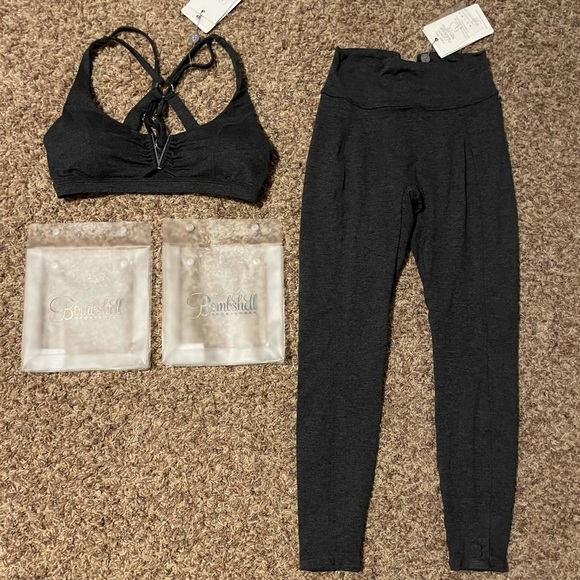 SOLD Bombshell Sportswear Leggings & Bra Set Large - Picture 5 of 11